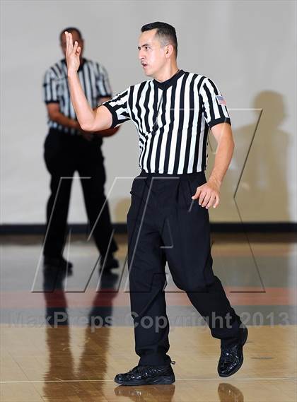Thumbnail 1 in St. Anthony vs. Los Osos  (Rose City Roundball Classic) photogallery.