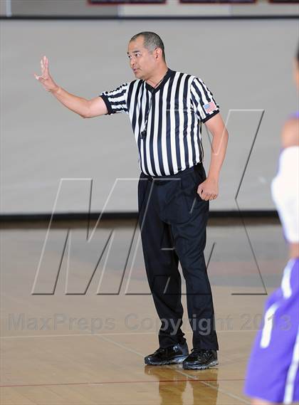 Thumbnail 1 in St. Anthony vs. Los Osos  (Rose City Roundball Classic) photogallery.