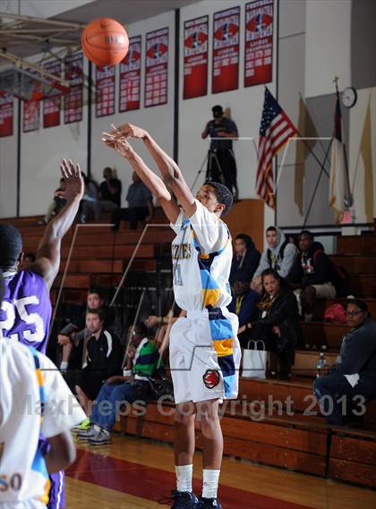 Thumbnail 1 in St. Anthony vs. Los Osos  (Rose City Roundball Classic) photogallery.