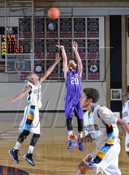 Thumbnail 3 in St. Anthony vs. Los Osos  (Rose City Roundball Classic) photogallery.