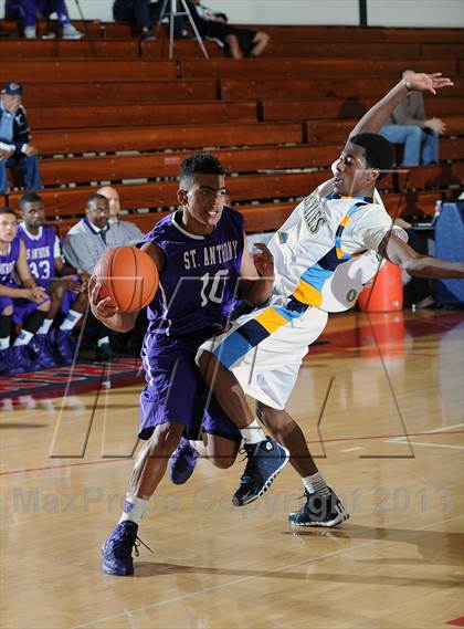 Thumbnail 3 in St. Anthony vs. Los Osos  (Rose City Roundball Classic) photogallery.