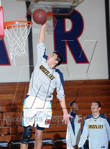 Thumbnail 2 in St. Anthony vs. Los Osos  (Rose City Roundball Classic) photogallery.