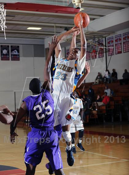 Thumbnail 2 in St. Anthony vs. Los Osos  (Rose City Roundball Classic) photogallery.