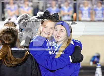 Thumbnail 3 in Lindsay vs Bosqueville (UIL Class 2A Region Semi-Final) photogallery.