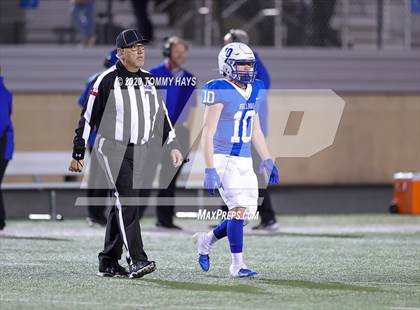 Thumbnail 1 in Lindsay vs Bosqueville (UIL Class 2A Region Semi-Final) photogallery.