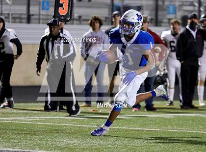 Thumbnail 2 in Lindsay vs Bosqueville (UIL Class 2A Region Semi-Final) photogallery.