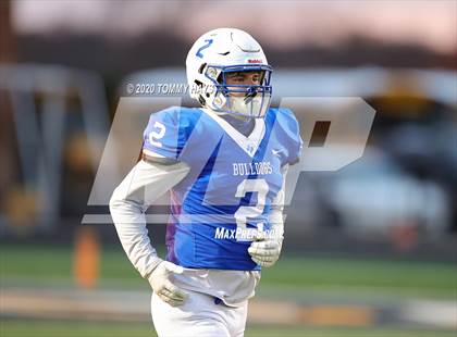 Thumbnail 3 in Lindsay vs Bosqueville (UIL Class 2A Region Semi-Final) photogallery.