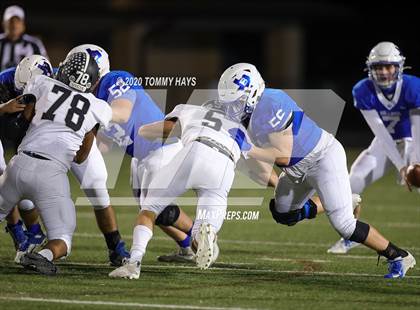 Thumbnail 3 in Lindsay vs Bosqueville (UIL Class 2A Region Semi-Final) photogallery.