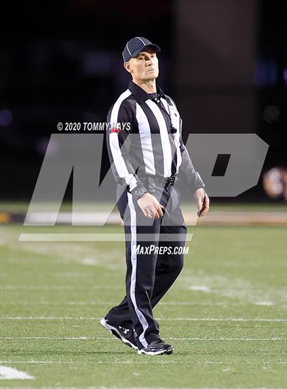 Thumbnail 3 in Lindsay vs Bosqueville (UIL Class 2A Region Semi-Final) photogallery.