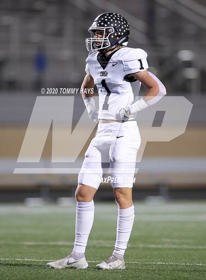 Thumbnail 3 in Lindsay vs Bosqueville (UIL Class 2A Region Semi-Final) photogallery.