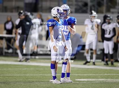 Thumbnail 3 in Lindsay vs Bosqueville (UIL Class 2A Region Semi-Final) photogallery.