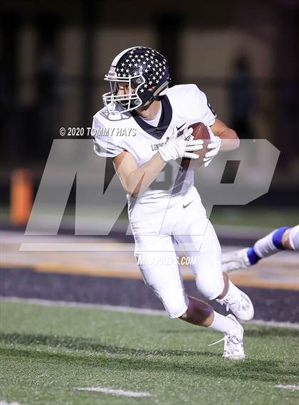 Thumbnail 1 in Lindsay vs Bosqueville (UIL Class 2A Region Semi-Final) photogallery.