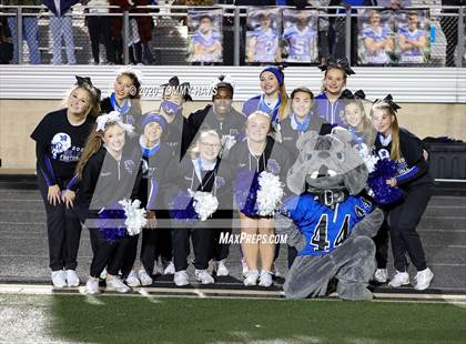 Thumbnail 1 in Lindsay vs Bosqueville (UIL Class 2A Region Semi-Final) photogallery.