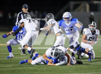 Thumbnail 2 in Lindsay vs Bosqueville (UIL Class 2A Region Semi-Final) photogallery.