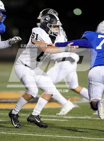Thumbnail 2 in Lindsay vs Bosqueville (UIL Class 2A Region Semi-Final) photogallery.