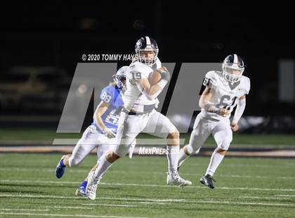 Thumbnail 1 in Lindsay vs Bosqueville (UIL Class 2A Region Semi-Final) photogallery.