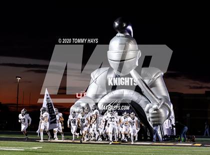 Thumbnail 1 in Lindsay vs Bosqueville (UIL Class 2A Region Semi-Final) photogallery.