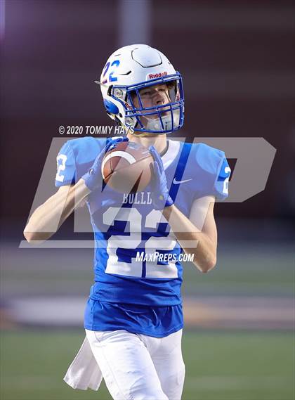 Thumbnail 2 in Lindsay vs Bosqueville (UIL Class 2A Region Semi-Final) photogallery.