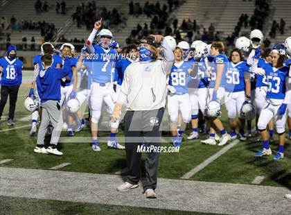 Thumbnail 3 in Lindsay vs Bosqueville (UIL Class 2A Region Semi-Final) photogallery.