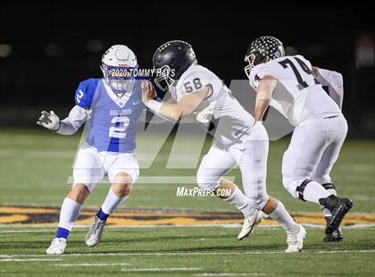 Thumbnail 1 in Lindsay vs Bosqueville (UIL Class 2A Region Semi-Final) photogallery.