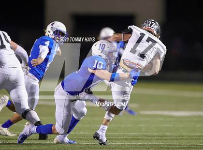 Thumbnail 3 in Lindsay vs Bosqueville (UIL Class 2A Region Semi-Final) photogallery.