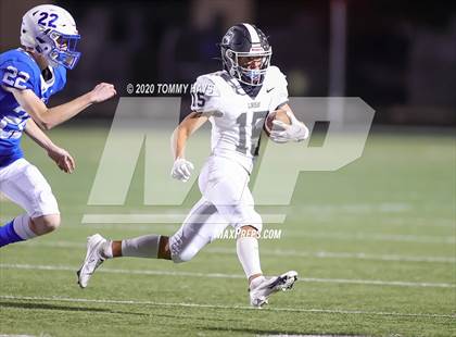 Thumbnail 3 in Lindsay vs Bosqueville (UIL Class 2A Region Semi-Final) photogallery.