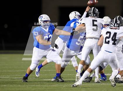 Thumbnail 2 in Lindsay vs Bosqueville (UIL Class 2A Region Semi-Final) photogallery.