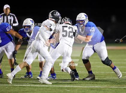 Thumbnail 2 in Lindsay vs Bosqueville (UIL Class 2A Region Semi-Final) photogallery.