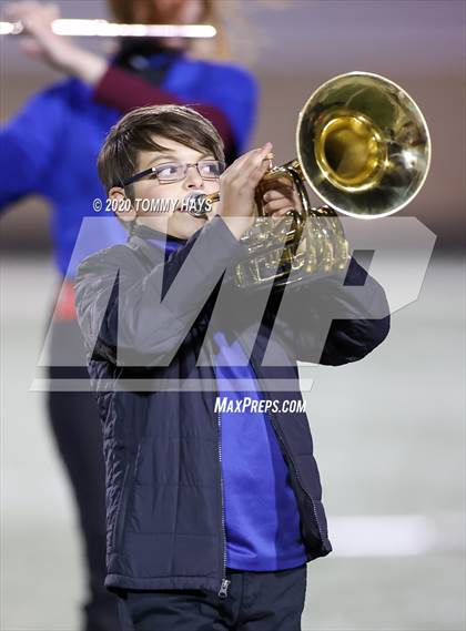 Thumbnail 2 in Lindsay vs Bosqueville (UIL Class 2A Region Semi-Final) photogallery.