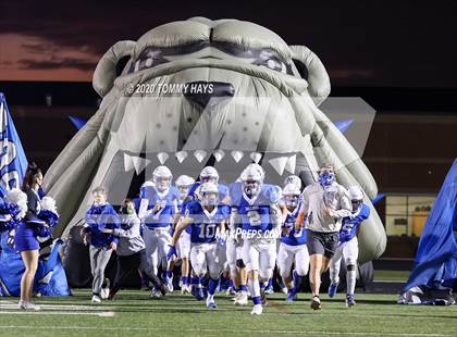 Thumbnail 1 in Lindsay vs Bosqueville (UIL Class 2A Region Semi-Final) photogallery.