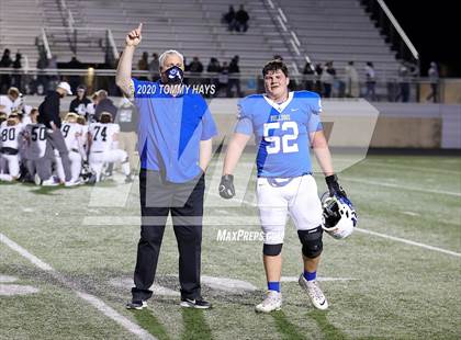 Thumbnail 1 in Lindsay vs Bosqueville (UIL Class 2A Region Semi-Final) photogallery.