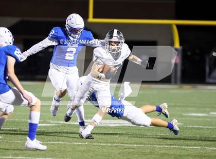 Thumbnail 1 in Lindsay vs Bosqueville (UIL Class 2A Region Semi-Final) photogallery.