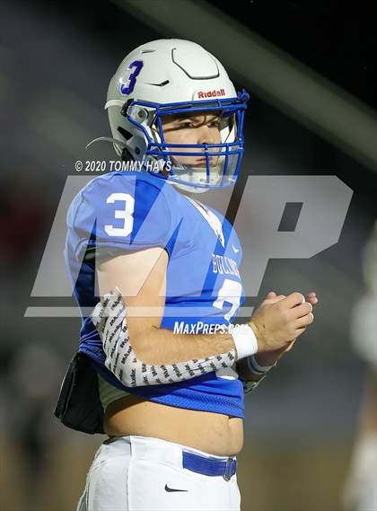 Thumbnail 1 in Lindsay vs Bosqueville (UIL Class 2A Region Semi-Final) photogallery.