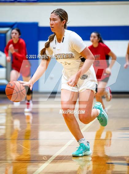 Thumbnail 1 in Raymore-Peculiar vs. Fort Osage (Grain Valley Invitational) photogallery.