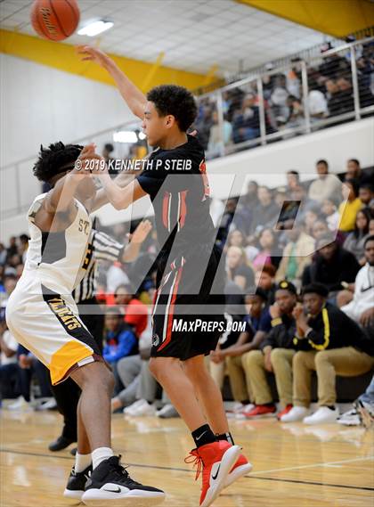 Thumbnail 3 in Glen Oaks @ St. James (LHSAA 3A Regional Playoff) photogallery.