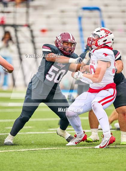 Thumbnail 2 in Memorial vs. Heights (UIL 6A D2 Football Bi-District) photogallery.