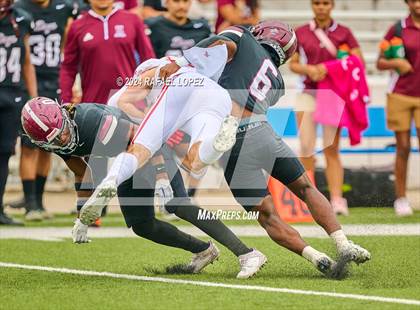 Thumbnail 1 in Memorial vs. Heights (UIL 6A D2 Football Bi-District) photogallery.