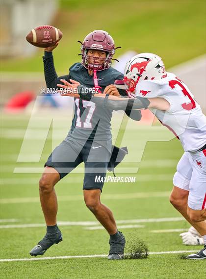 Thumbnail 1 in Memorial vs. Heights (UIL 6A D2 Football Bi-District) photogallery.