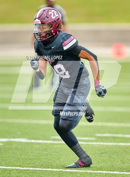 Thumbnail 3 in Memorial vs. Heights (UIL 6A D2 Football Bi-District) photogallery.