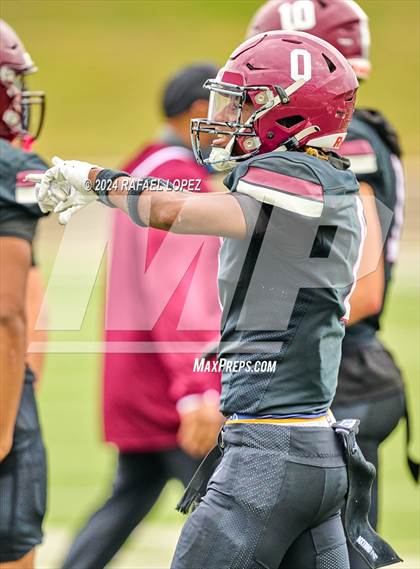 Thumbnail 3 in Memorial vs. Heights (UIL 6A D2 Football Bi-District) photogallery.