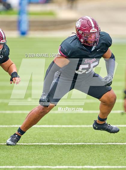 Thumbnail 3 in Memorial vs. Heights (UIL 6A D2 Football Bi-District) photogallery.