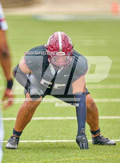 Thumbnail 1 in Memorial vs. Heights (UIL 6A D2 Football Bi-District) photogallery.