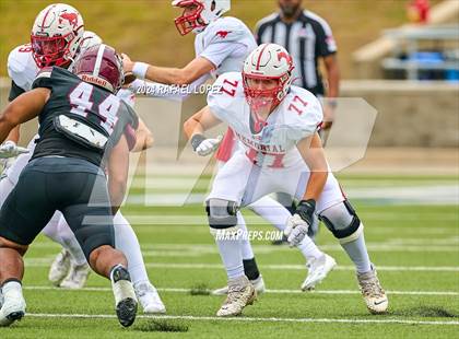 Thumbnail 2 in Memorial vs. Heights (UIL 6A D2 Football Bi-District) photogallery.