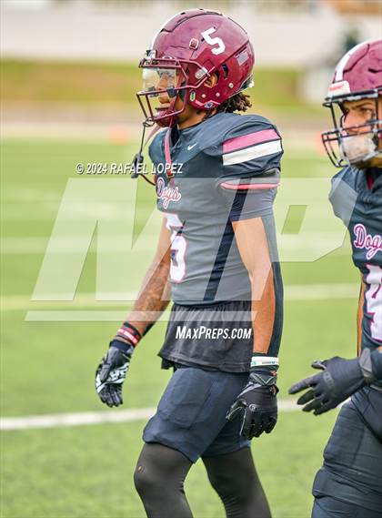 Thumbnail 1 in Memorial vs. Heights (UIL 6A D2 Football Bi-District) photogallery.