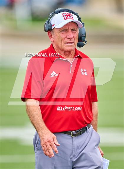 Thumbnail 1 in Memorial vs. Heights (UIL 6A D2 Football Bi-District) photogallery.