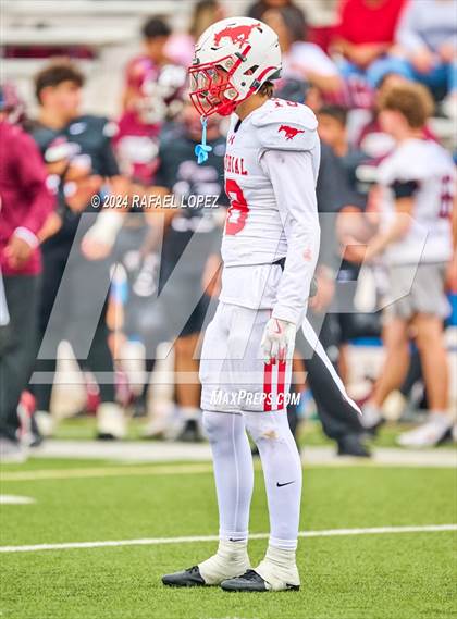 Thumbnail 1 in Memorial vs. Heights (UIL 6A D2 Football Bi-District) photogallery.
