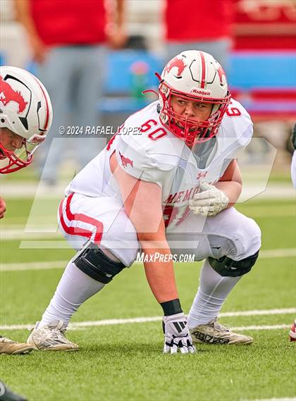 Thumbnail 2 in Memorial vs. Heights (UIL 6A D2 Football Bi-District) photogallery.