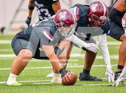 Thumbnail 3 in Memorial vs. Heights (UIL 6A D2 Football Bi-District) photogallery.