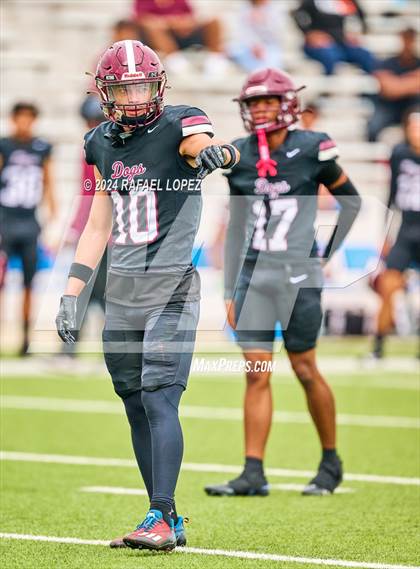 Thumbnail 3 in Memorial vs. Heights (UIL 6A D2 Football Bi-District) photogallery.