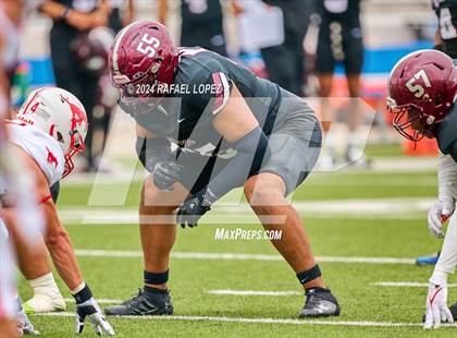 Thumbnail 2 in Memorial vs. Heights (UIL 6A D2 Football Bi-District) photogallery.